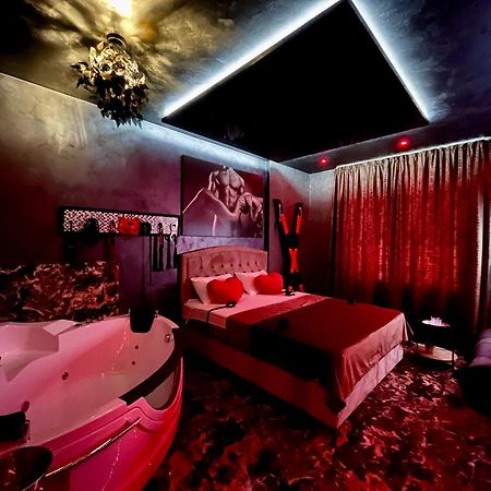 Love Room Bukarest Exterior foto