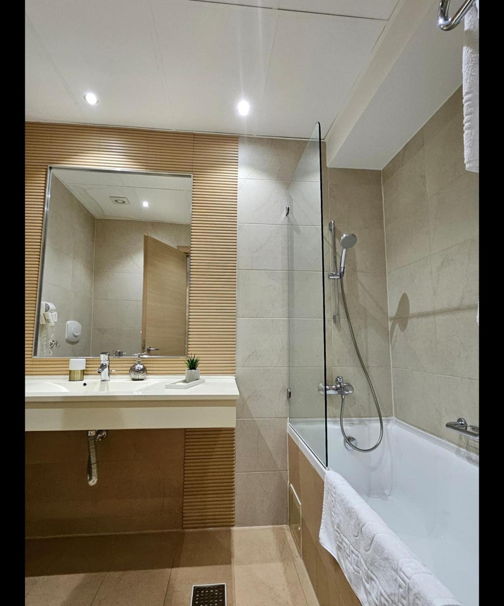 Love Room Bukarest Exterior foto
