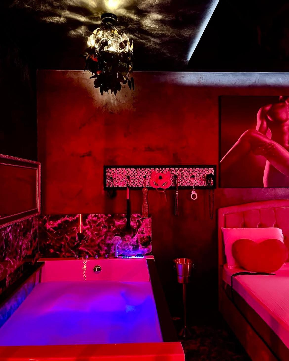 Love Room Bukarest Exterior foto